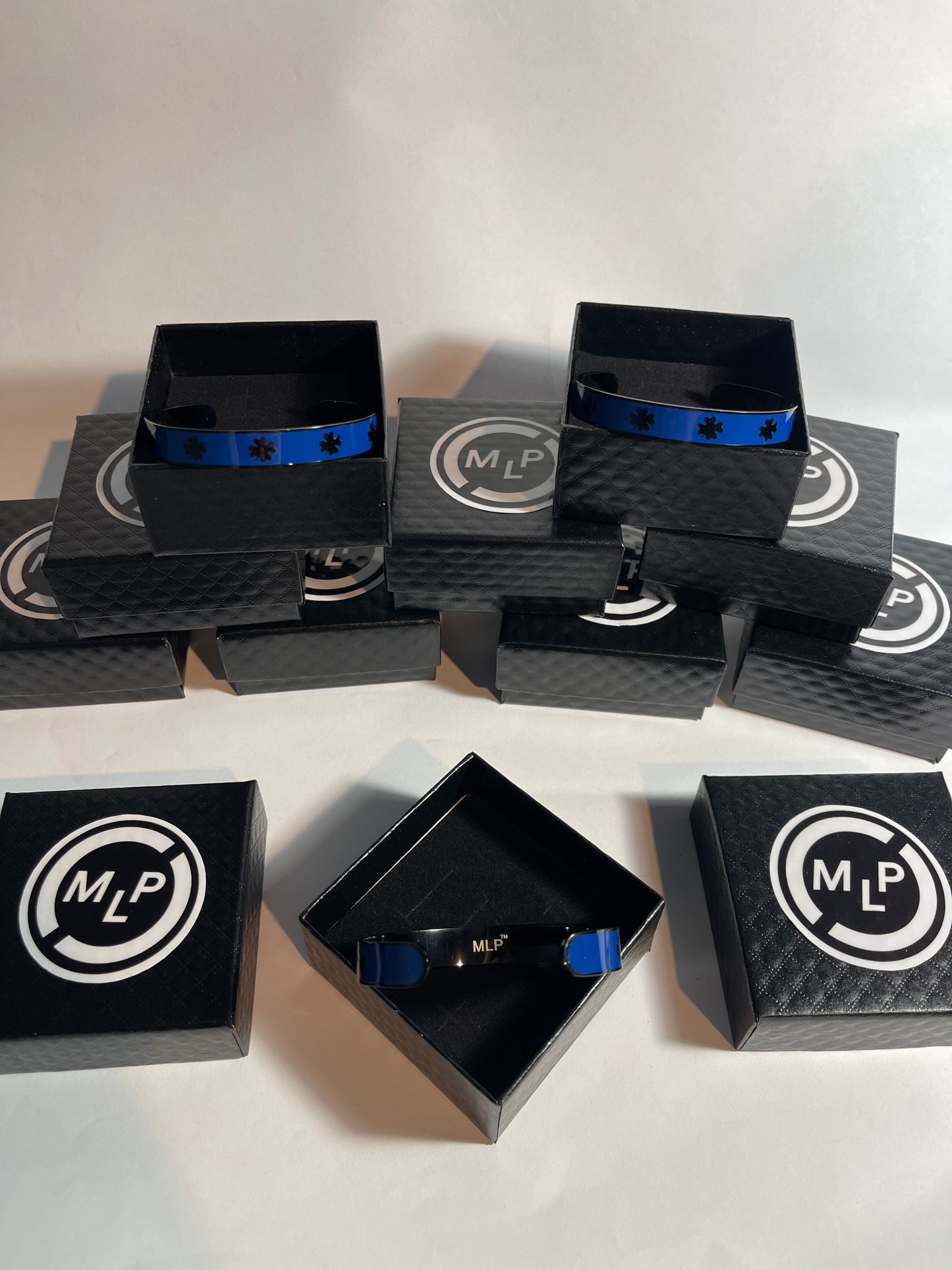 Clover Bracelet In Blue & Black🍀