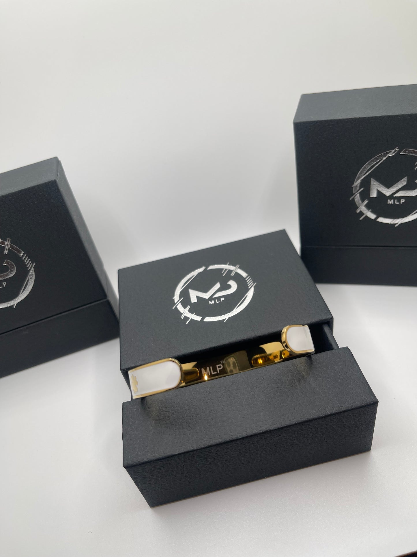 Clover Bracelet In White/Gold π