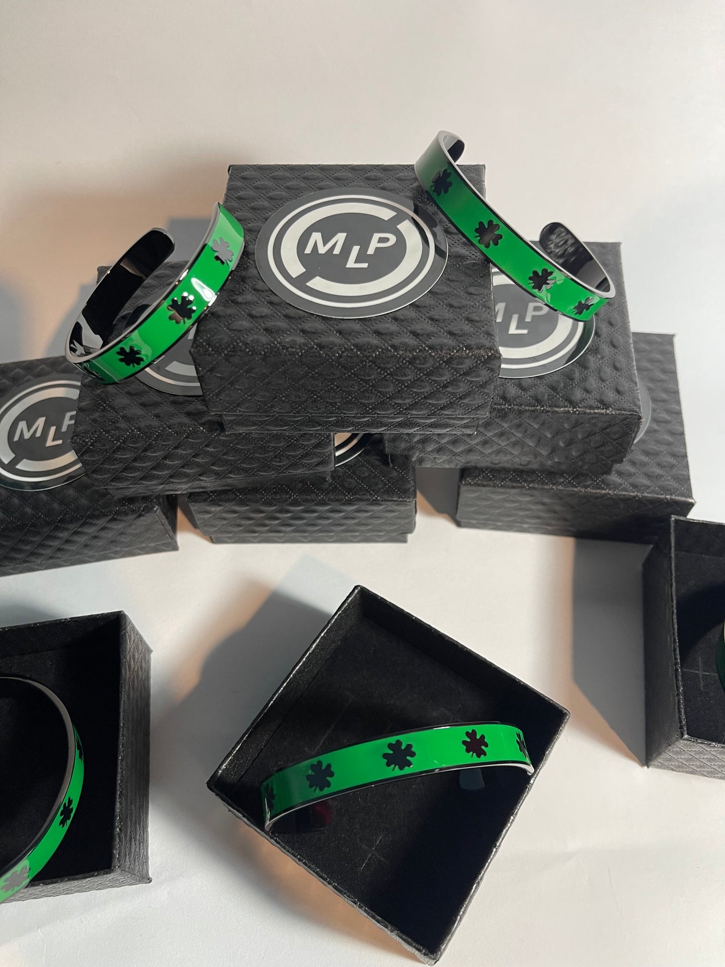 Clover Bracelet In Green & Black🍀
