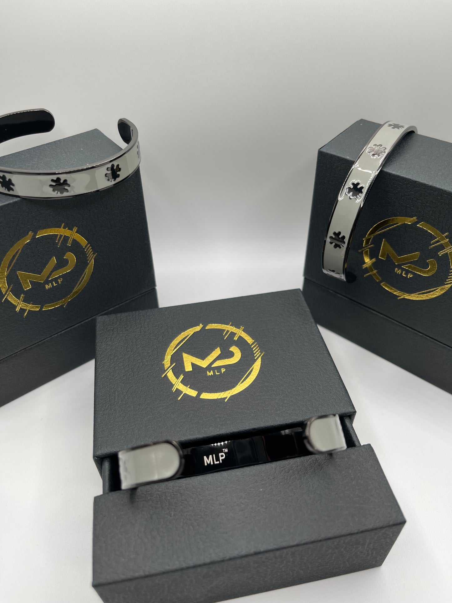 Clover Bracelet In Grey 🍀